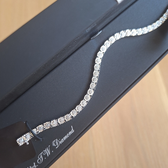 NWT 1/4 CT TW Diamond Sterling Silver Tennis Bracelet $305.00 Retail Price - Picture 2 of 6